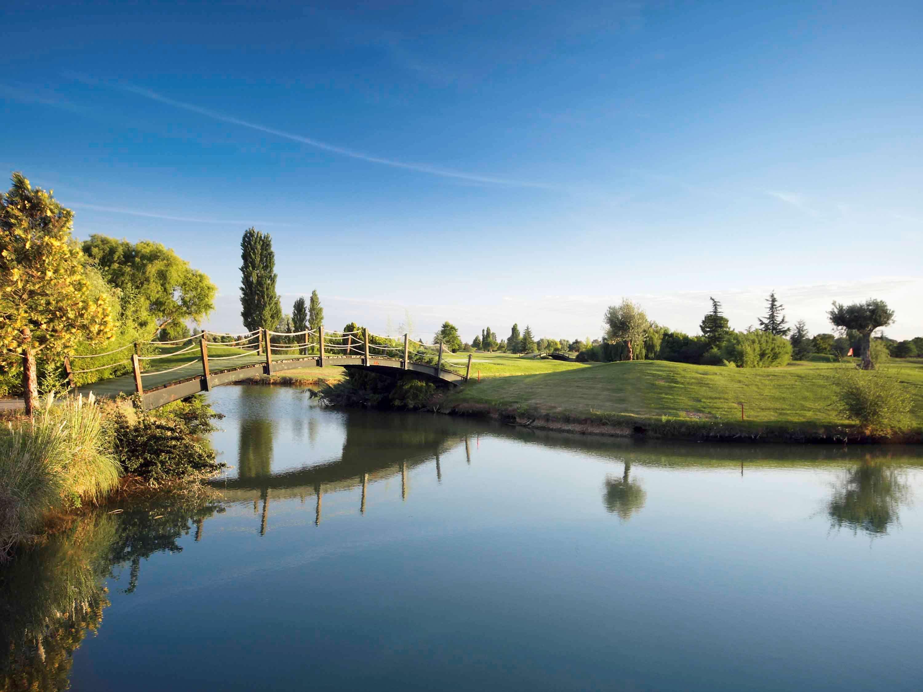 Mercure Toulouse Aeroport Golf De Seilh Bagian luar foto