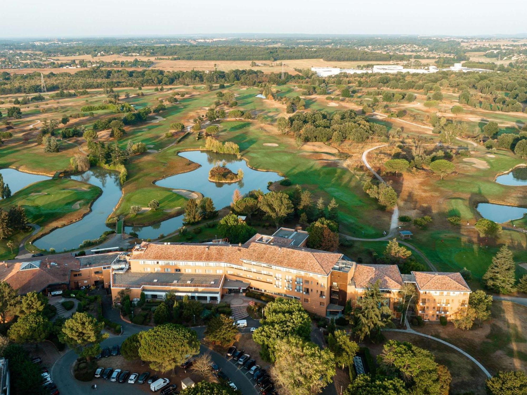 Mercure Toulouse Aeroport Golf De Seilh Bagian luar foto